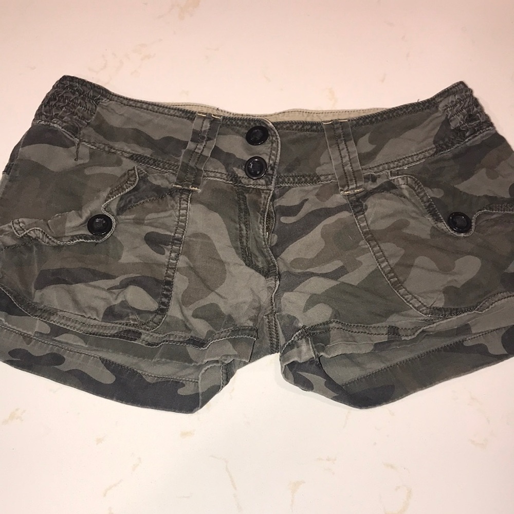 Camelot Camo low rise shorts